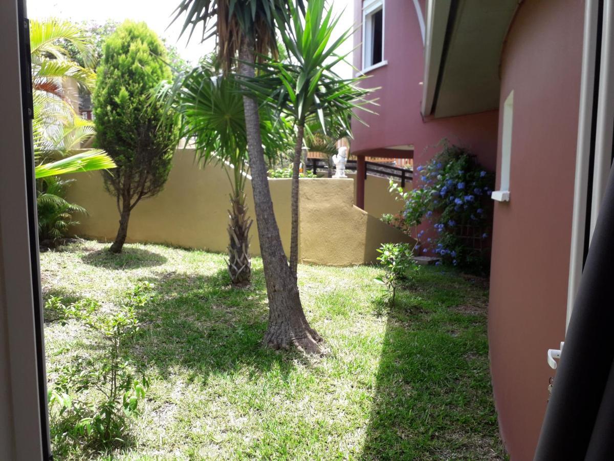 Chez Sonia Et Franck Bed & Breakfast L'Etang-Sale Exterior photo
